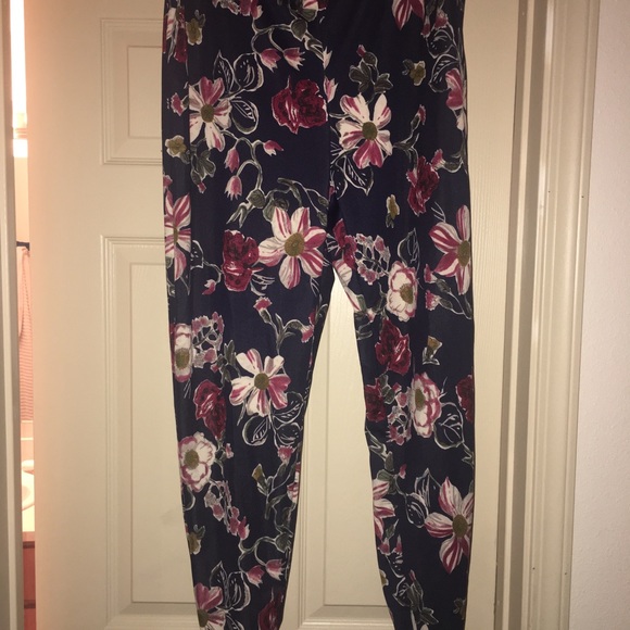 Dressy jogger pants with pockets - Picture 2 of 5